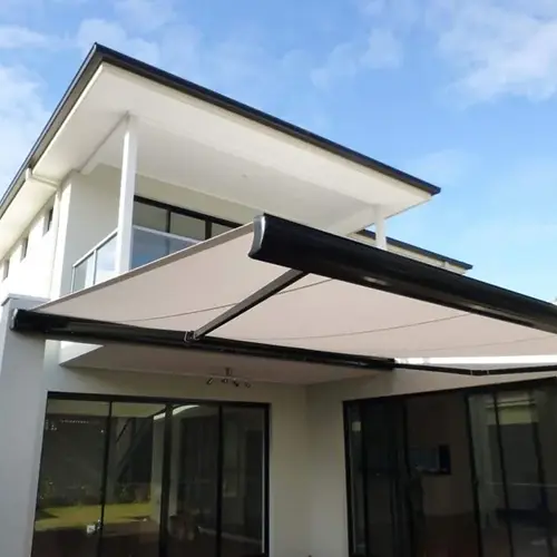 Pergola offers smart motorized retractable awnings