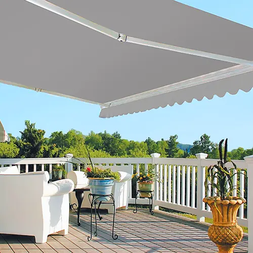 Pergola offers smart motorized retractable awnings